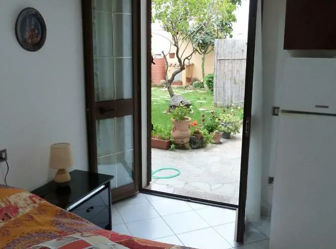 Rose E Fiori Sardegna 度假居 圣维托